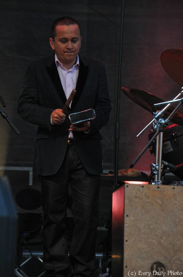 Evry Daily Photo - Fete de la Musique Evry 2010 - Yuri Buenaventura - large - 4735501939.jpg